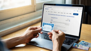 Step-by-step guide showing how to replace a lost or stolen Social Security card online through the official SSA website