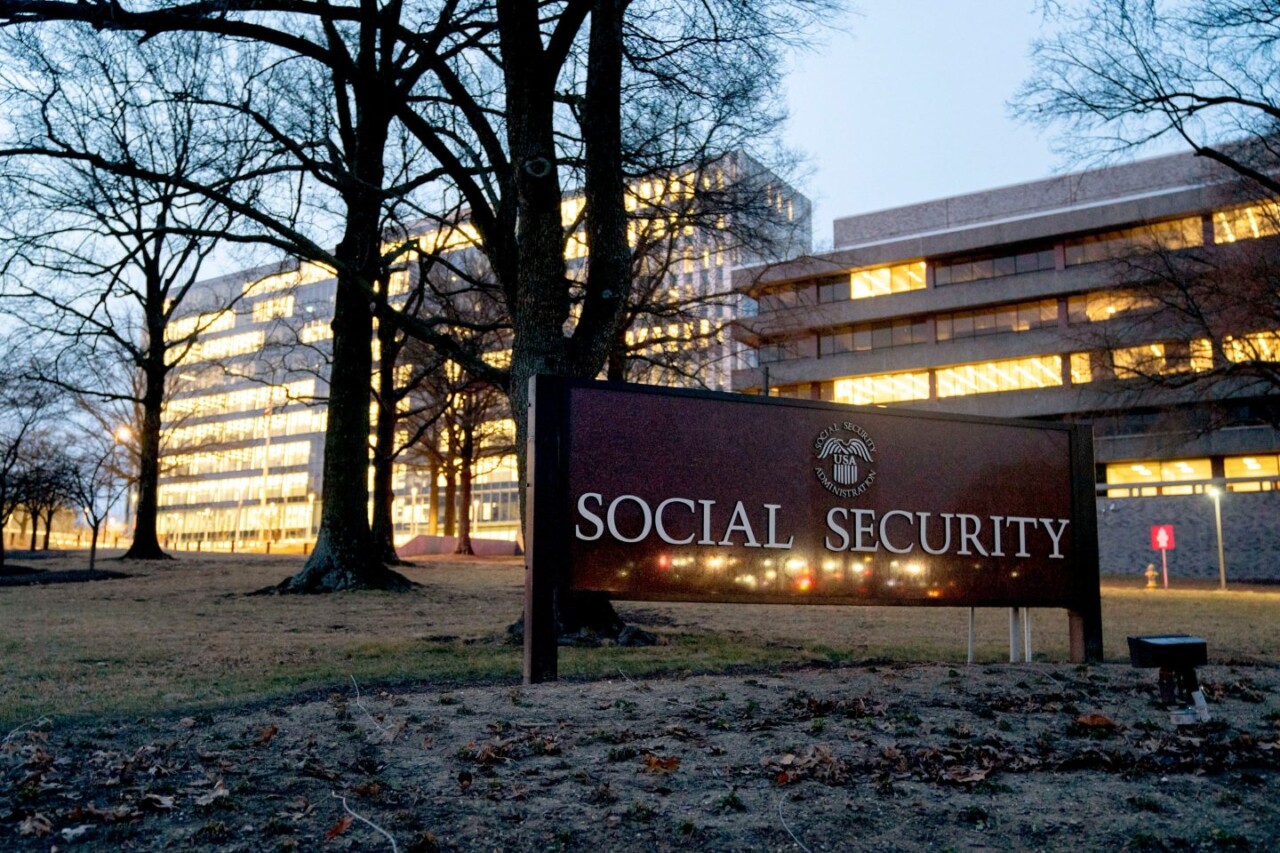 Social Security office with reduced staff amid surge in claims